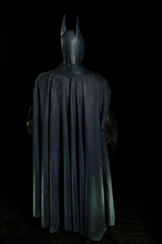 Illustration for article titled Arkham City Cosplay Turns Normal Man Into Dark Knight